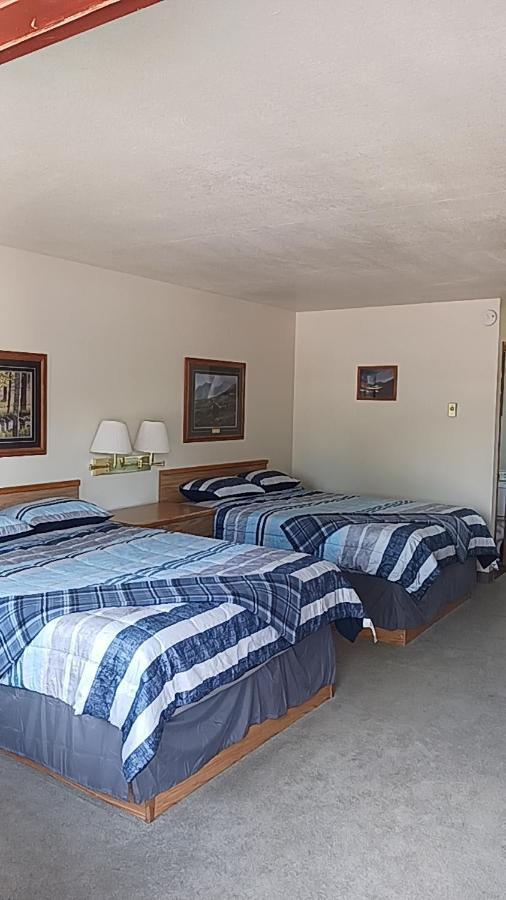 East Glacier Motel & Cabins East Glacier Park Village Экстерьер фото